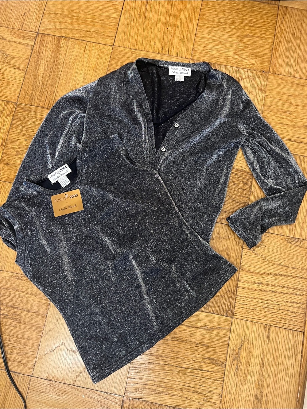 FOCUS 2000 Metallic Gray V-Neck thin Sweater Top size 8